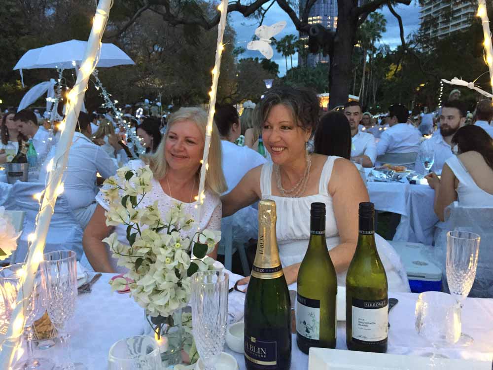 jane mathers glenys irwin art diner en blanc